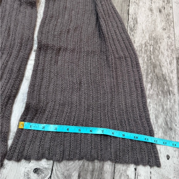Free People Ribbed Knit Scarf Gray Soft - Picture 4 of 5